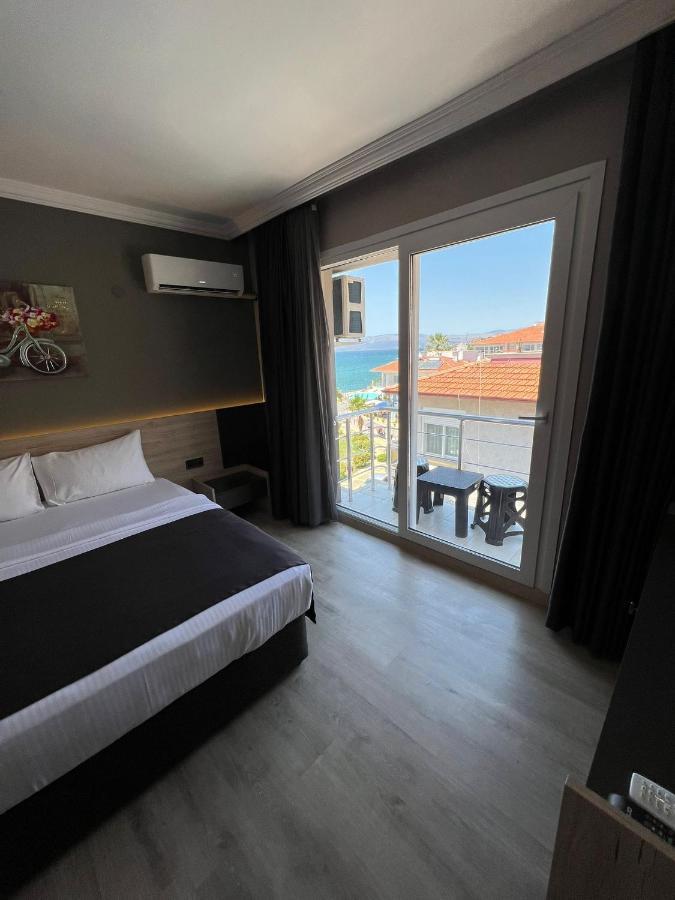 Grand Faik Hotel Çeşme Exteriör bild