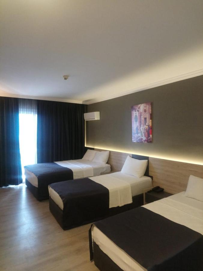 Grand Faik Hotel Çeşme Exteriör bild