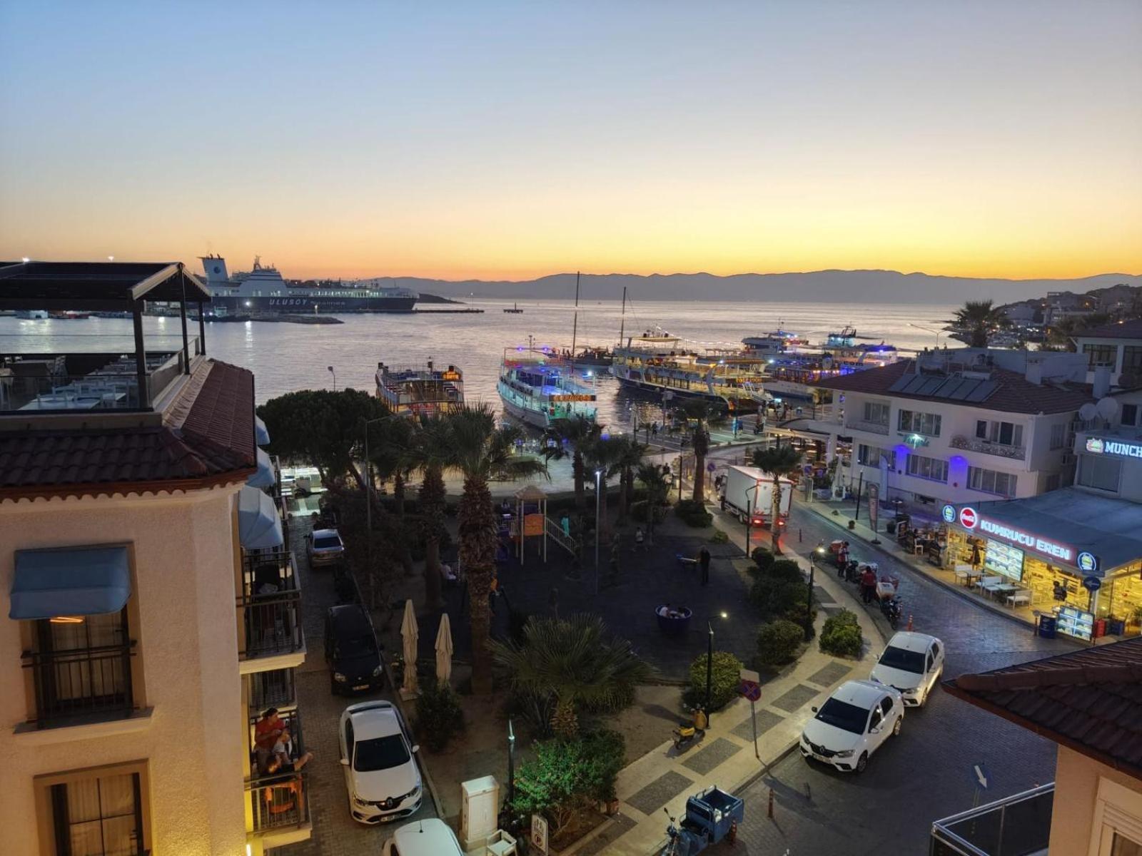Grand Faik Hotel Çeşme Exteriör bild