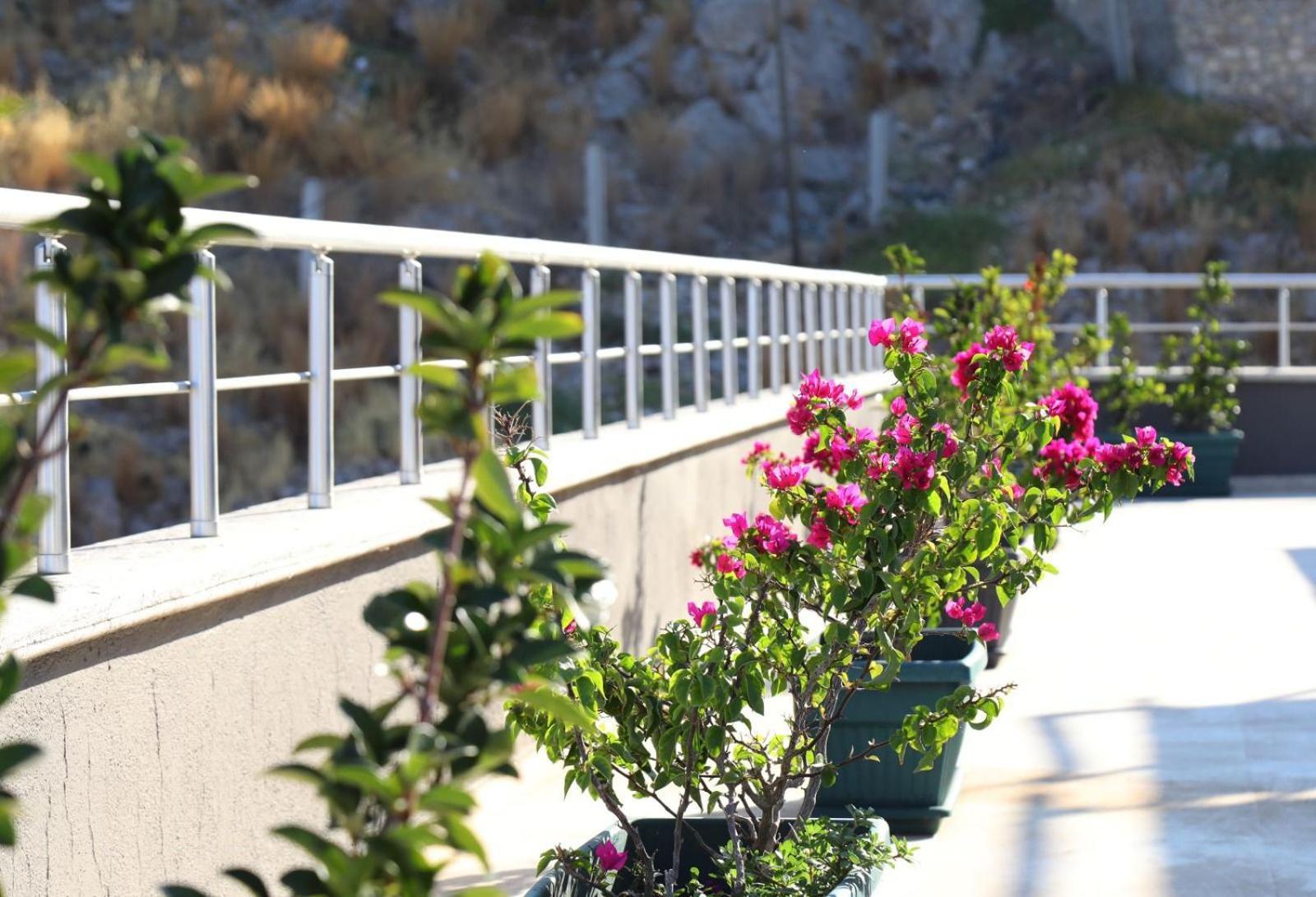 Grand Faik Hotel Çeşme Exteriör bild