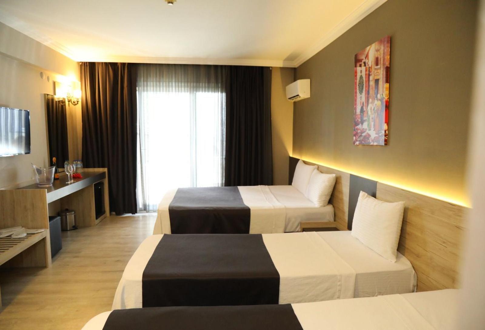 Grand Faik Hotel Çeşme Exteriör bild
