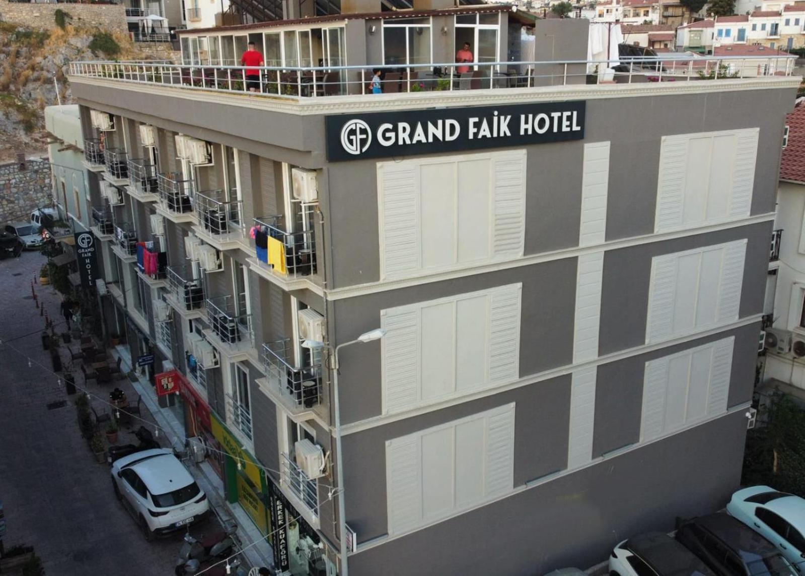 Grand Faik Hotel Çeşme Exteriör bild