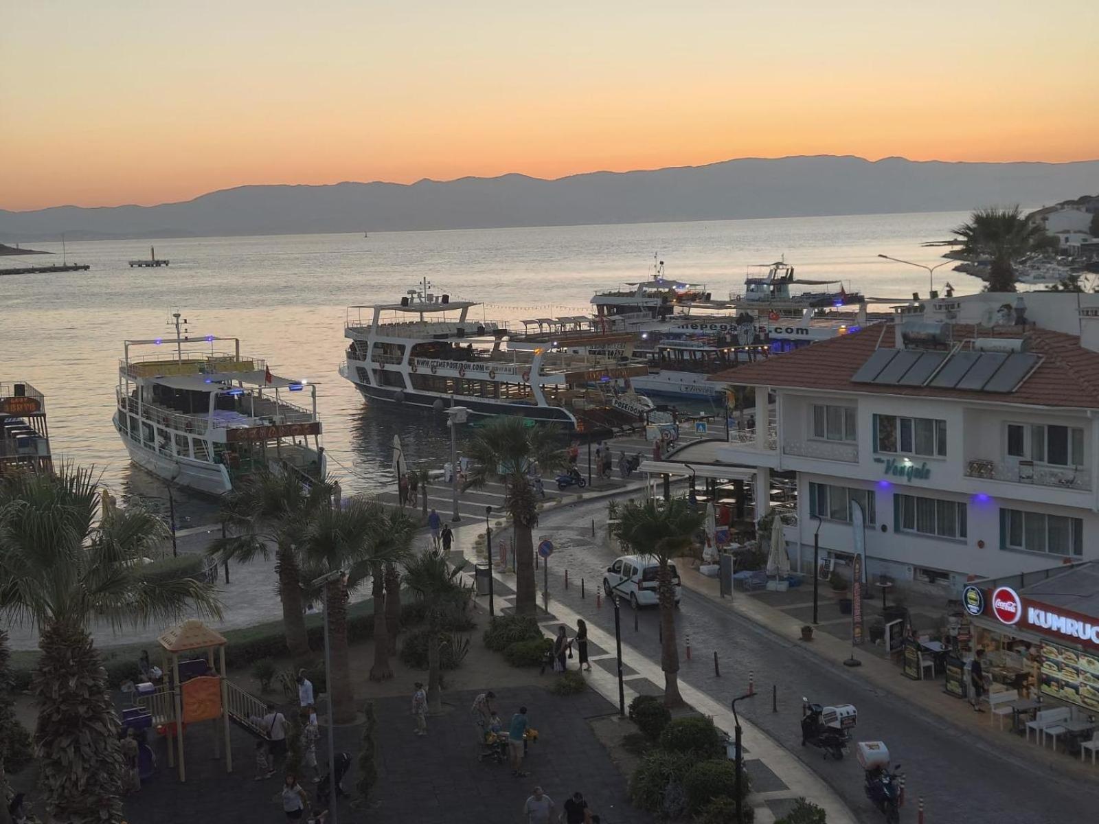 Grand Faik Hotel Çeşme Exteriör bild