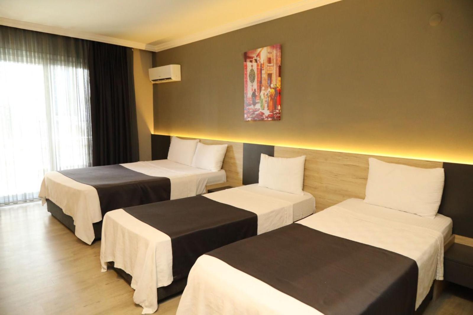 Grand Faik Hotel Çeşme Exteriör bild